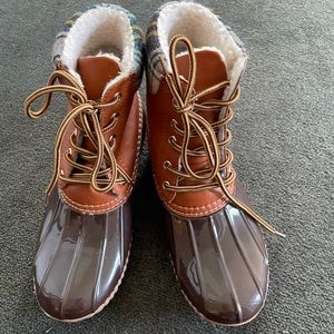 HENRY FERRERA BROWN DUCK BOOTS